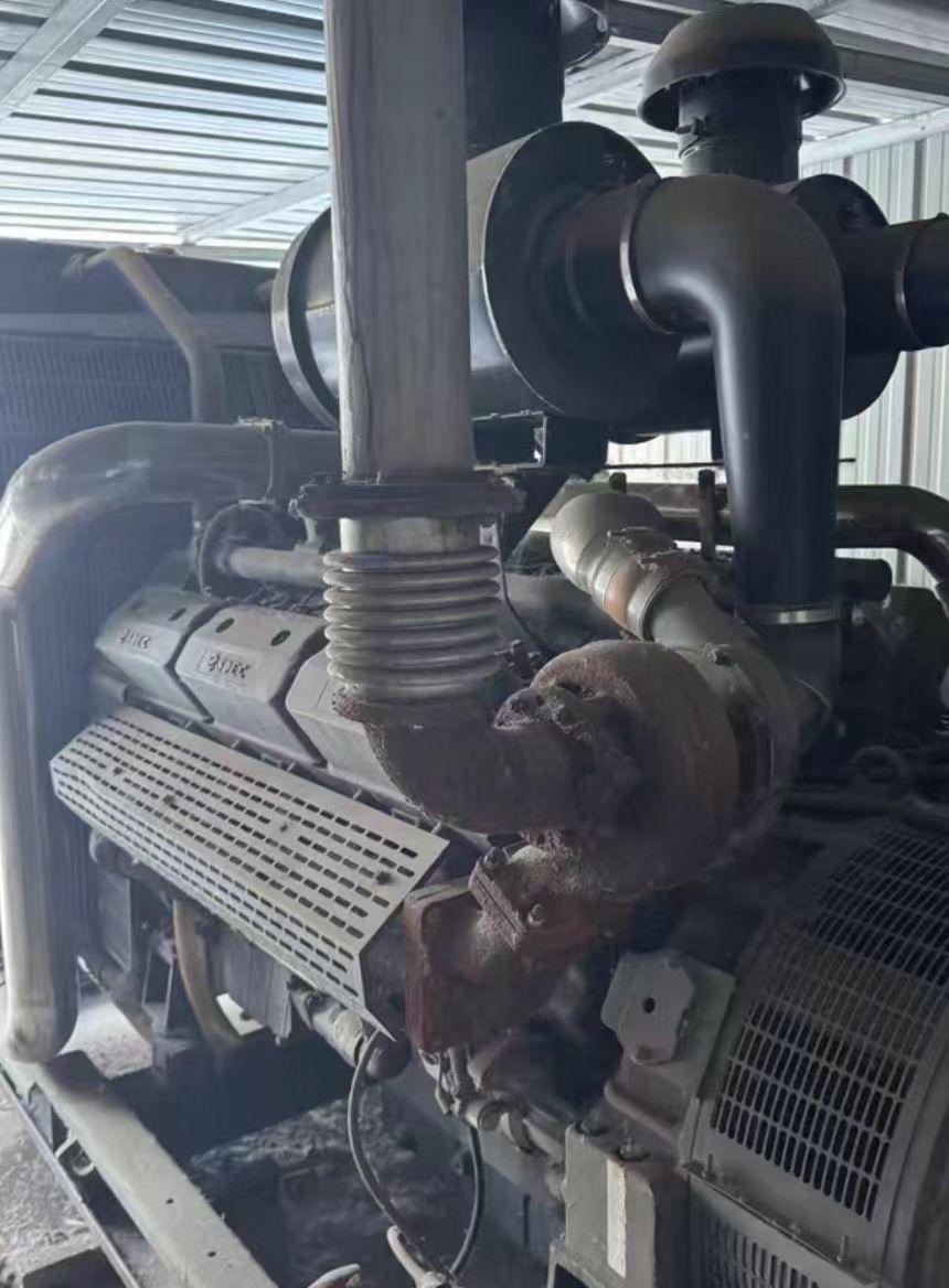 通辽地区工厂关闭处理化工塑料桶、D400S4K柴油发电机组、全自动打包机、250kw交流同步发电机