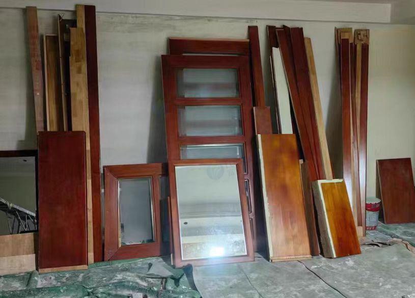 南宁地区处理橡木玻璃门、玻璃境子、橡木板、橡木方条、方片