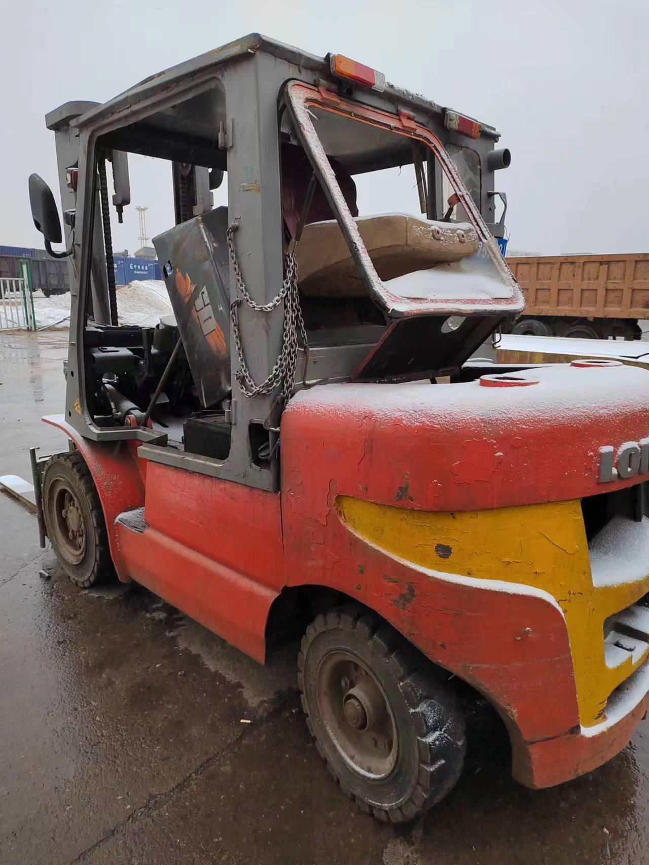 1月26日黄冈葛洲坝兴业再生资源公司废旧设备（平衡重式内燃叉车CPC50DIV）1转让公告