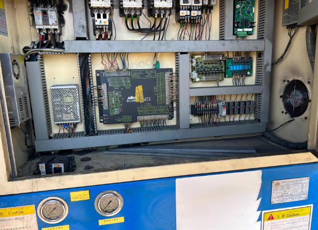 常州地区工厂处理佳鑫400吨注射机