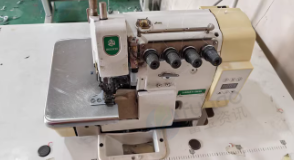 济南地区服装厂处理3台自动切线双针 2台自动四线 4台普通四线 5台平车 1台781锁眼机 1台双平台压烫机