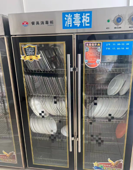 巴音郭楞地区处理一批餐桌、消毒柜、不锈钢收纳保洁柜
