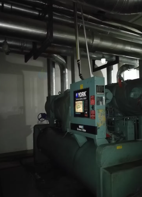 杭州地区处理约克YS35螺杆冷水机组拆机件、压缩机、启动柜、电机