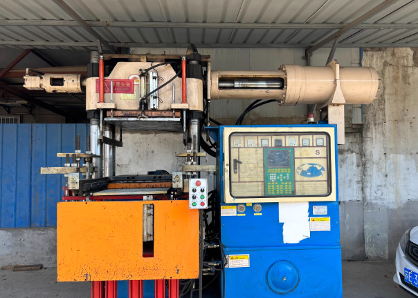 常州地区工厂处理佳鑫400吨注射机