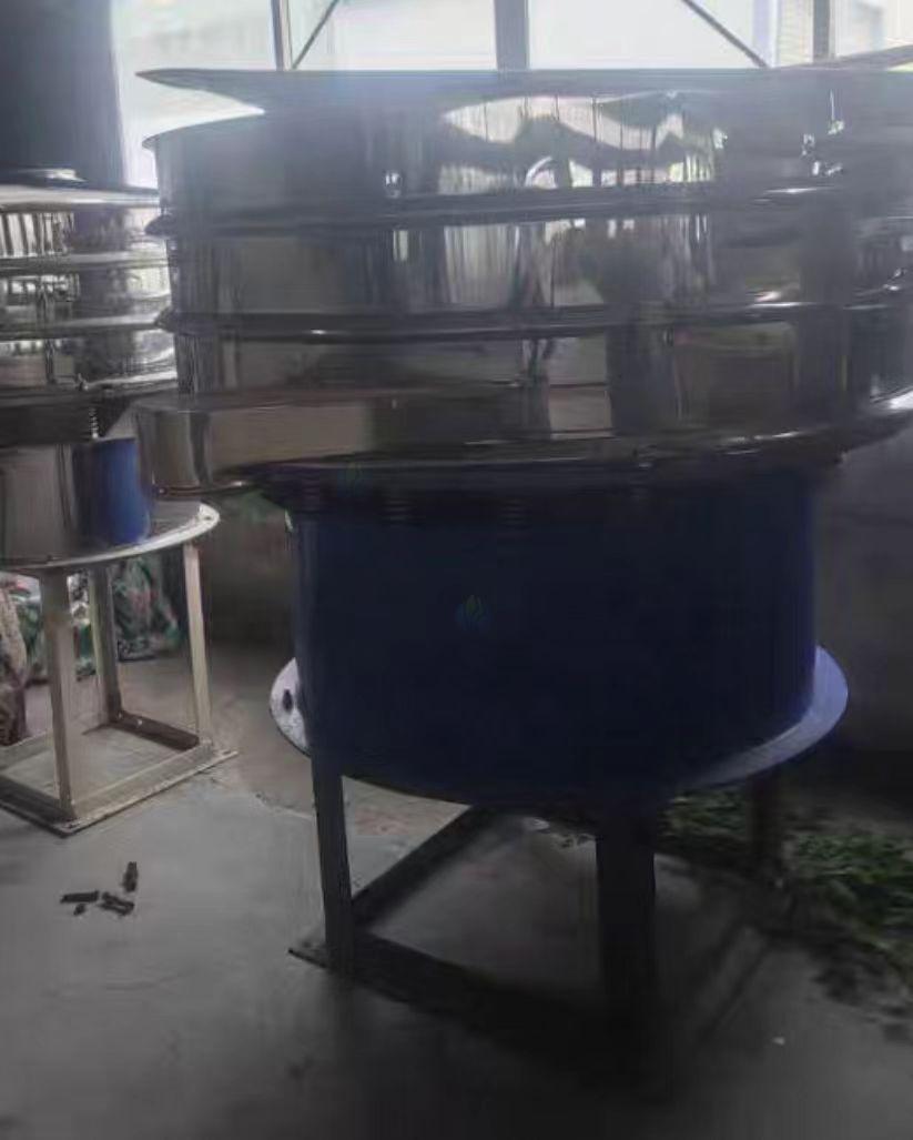 宿州地区工厂处理两台震动筛