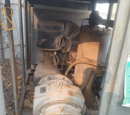 潍坊地区处理2台螺杆空压机