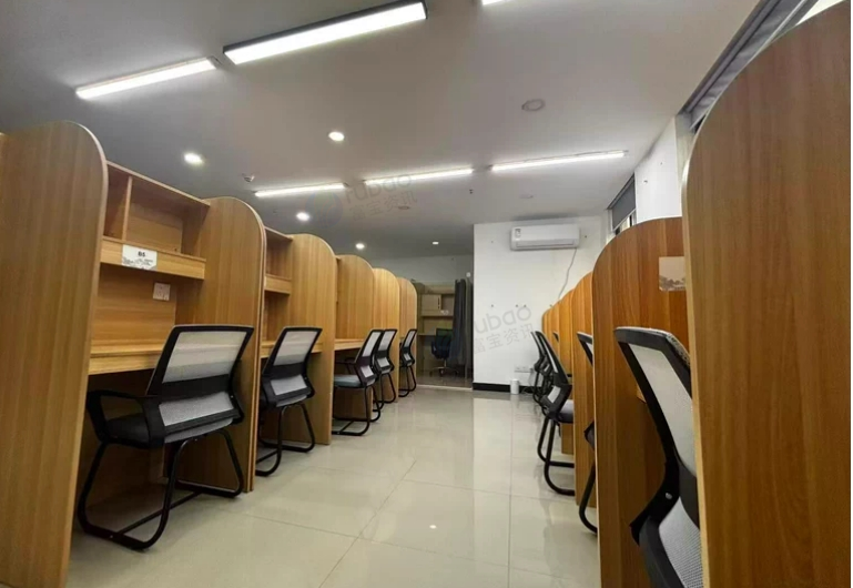 贵阳地区处理一批自习室专用书桌椅 