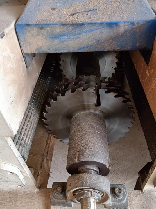 十堰市地区工厂处理原木多片锯