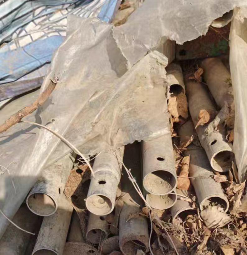 周口地区处理一批暖棚棉被、镀锌钢管