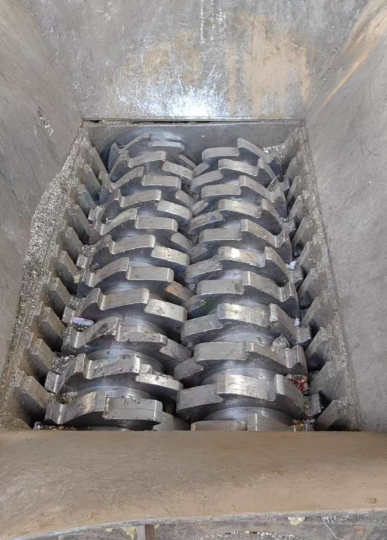 南通地区工厂处理400-1007-150破碎机、撕碎机一套