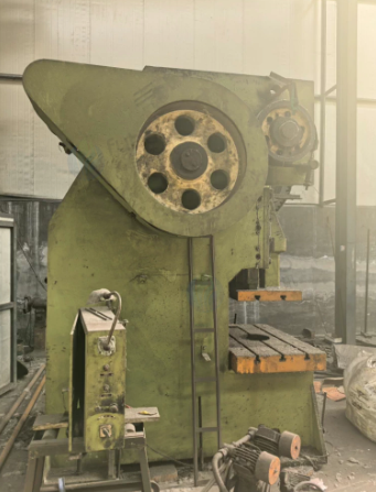 淄博地区处理315吨四柱油压机