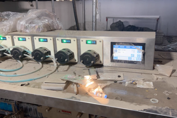 宿迁地区工厂处理数显控温连续薄膜封口机5台、转盘式圆瓶自动灌装机等设备