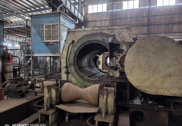 扬州地区工厂处理旋压机+车丝机一套