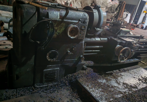 无锡地区工厂处理重型61160/8米车床1台、沈阳6163*3m普车1台、大连6163*1.5m普车1台