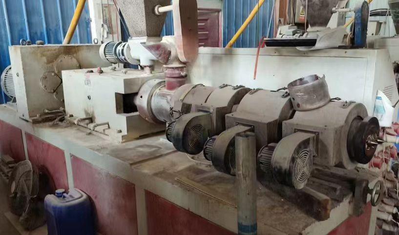 阜阳地区处理整套双螺杆挤出机生产线