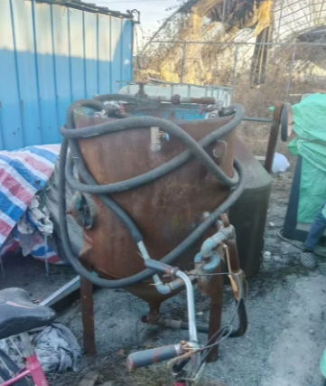 东营地区处理两个24年螺杆空压机带储气罐、一个喷砂罐