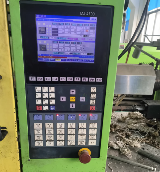 常州地区工厂处理160T伊之密UN160SK注塑机