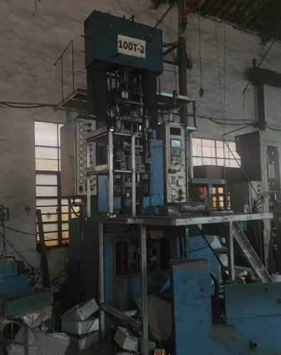 镇江地区工厂处理东部一百吨液压机