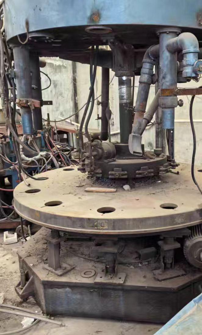 新乡地区杯厂倒闭处理螺杆空压机、托盘包装机、气泵、混合拌料机、塑料罐等