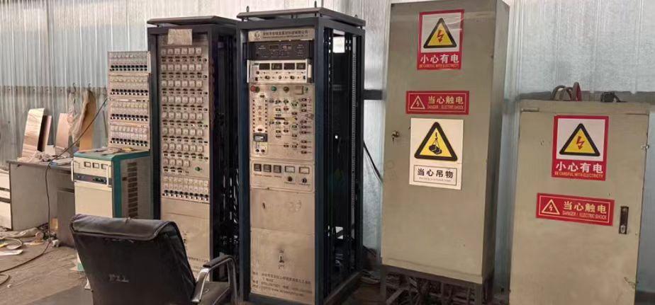郑州地区工厂闲置处理镀钛炉带控制柜、真空系统
