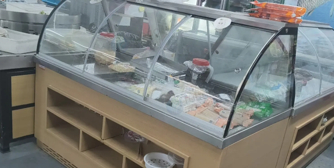重庆地区超市处理货架、鱼缸、生鲜柜、凉菜柜、散称糖柜等设备