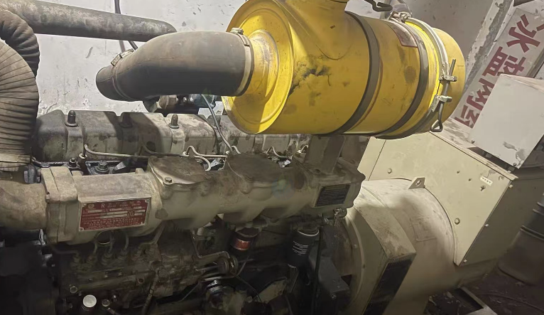 昆明地区处理潍柴华丰R6105AZLD柴油发电机组