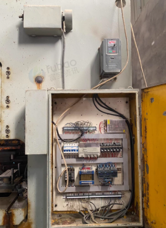 临沂地区处理自用扬锻63气动冲床 300吨兴达液压机 整平机 平板机 伺服送料器