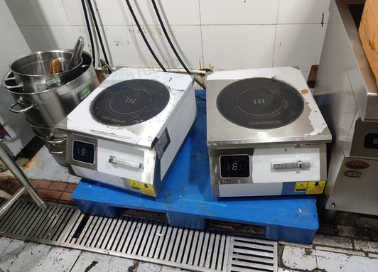 北京地区处理商用蒸饭柜、三槽不锈钢水池、电磁炉两台、厨房设备一批