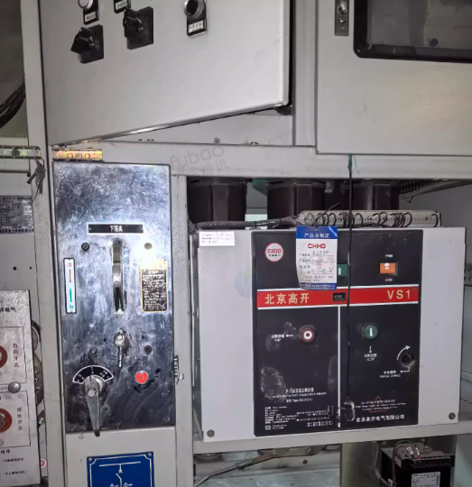 徐州地区工厂处理高压配电柜1套、电力柜3组