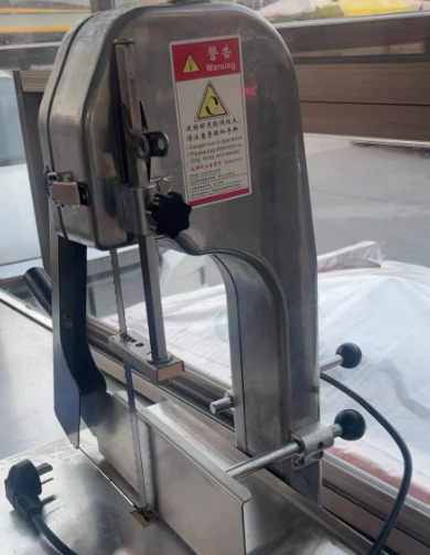 揭阳地区店铺处理电动切肉切骨机、真空包装机、蒸煮面炉等