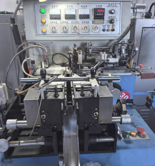 南昌地区工厂处理明辉气动柔版机、超声波切机、冷热切机、多功能剪折机