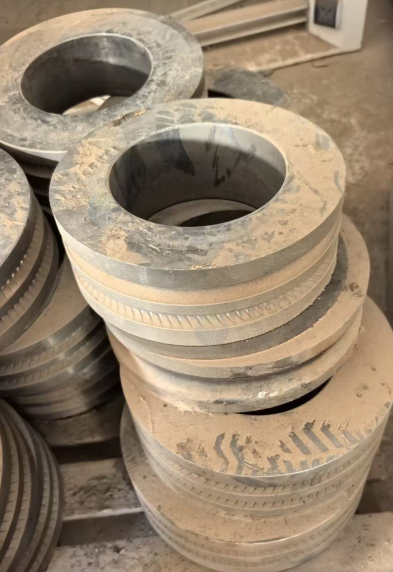 供应：八吨轧辊 废钨钼合金