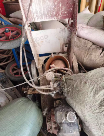 西宁地区工厂处理划线机1台、升降搅拌机1台