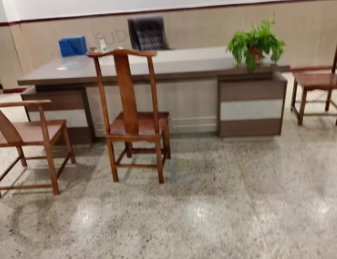 枣庄地区处理2台圆柱空调 1台挂式空调 5套办公设备