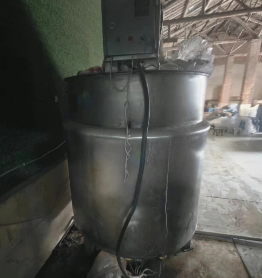 绵阳地区处理闲置RO反渗透净水机3台、半自动定量立式双头灌装机等