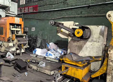 嘉兴地区处理300吨液压机+三合一自动送料机