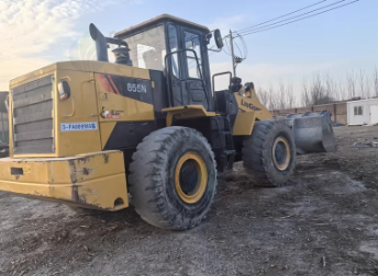 济南地区处理18年柳工855N装载机