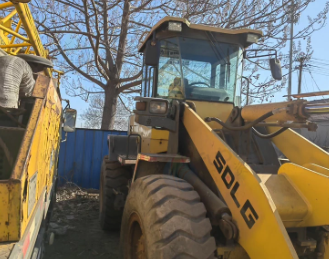 潍坊地区个人处理11年临工30装载机 13年临工装载机