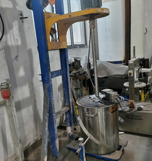 镇江地区工厂处理380V高速分散搅拌机