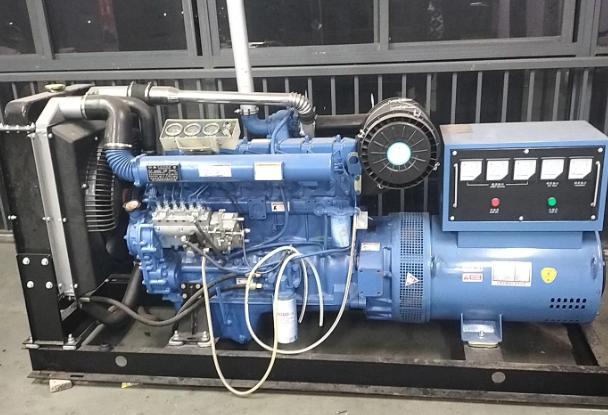 南京地区工厂处理121KW潍柴R6105AZLD柴油发电机组