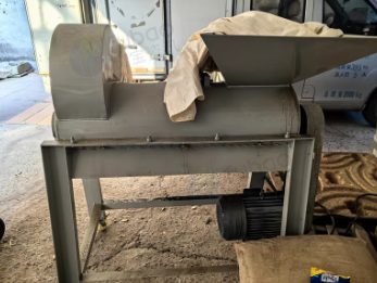 潍坊地区处理药品粉碎机 螺旋榨汁机