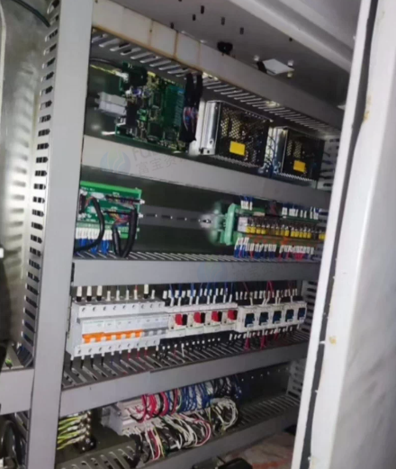 无锡地区工厂处理850加工中心1台、510加工中心1台