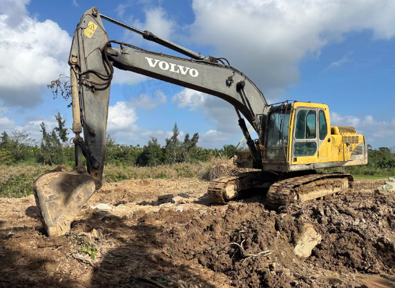 琼海地区处理沃尔沃210B挖掘机