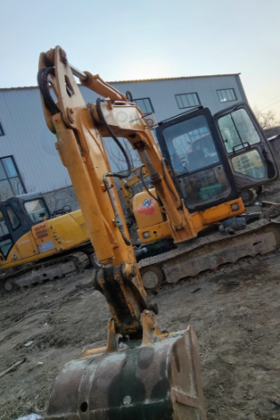 潍坊地区处理21年龙工65挖机