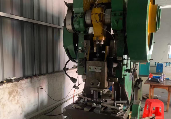 江门地区处理空压机、储气罐、冷干机、冲床、剪板机等