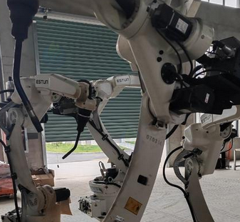 邯郸地区工厂搬迁处理4台埃斯顿工业焊接机器人