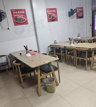 厦门地区处理桌子带凳子、不锈钢冰箱、煮面炉