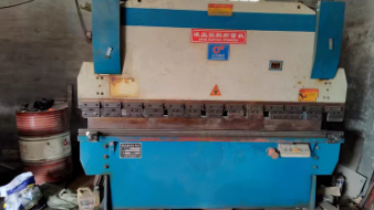 威海地区工厂处理2台液压板料折弯机 1台液压剪板机