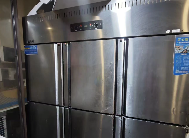 重庆地区店铺处理货架、冰箱、卧式冰柜、展示柜、猛火灶、切片机、中央空调等