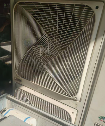 南宁地区饭店处理2台空调